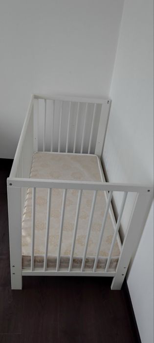 Дитяче ліжко Ikea для немовлят 0-4 роки з матрацом