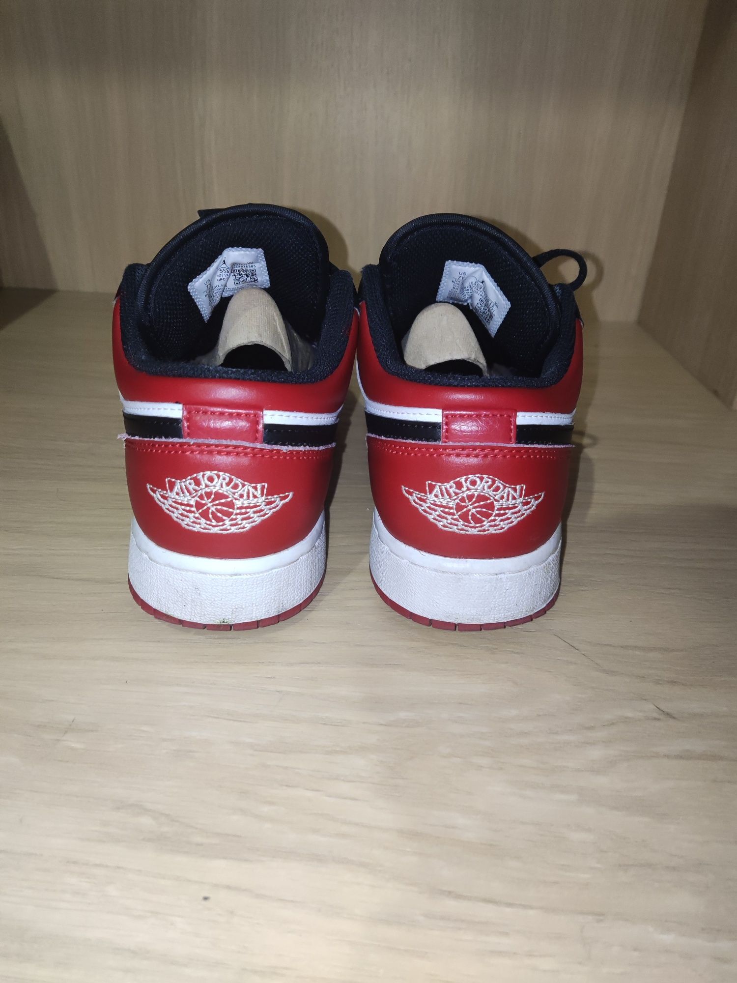 Jordan low bred toe