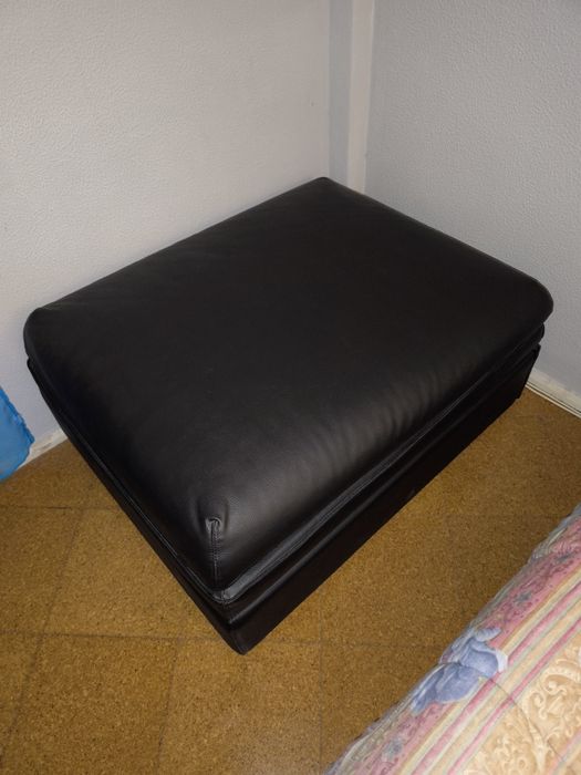 - Sofá cama IKEA -