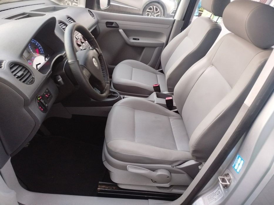 Volkswagen Caddy 2010r 5 osobowy benzyna 8V IMPORT Z NIEMIEC STAN BDB