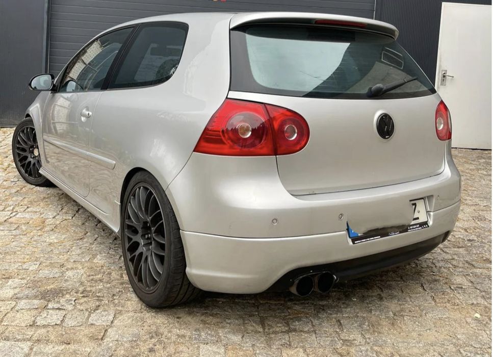 Parachoques traseiro golf 5 gti