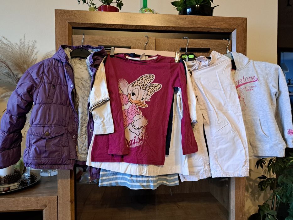 Zestaw ubrań dla dziewczynki rozm. 122-128