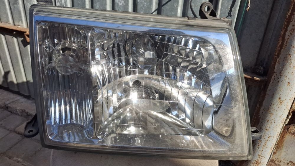Оригінальні фари Toyota land cruiser 100