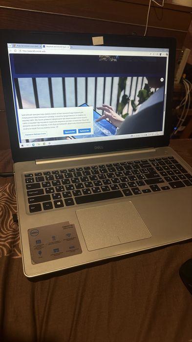 Ноутбук del inspiron 15