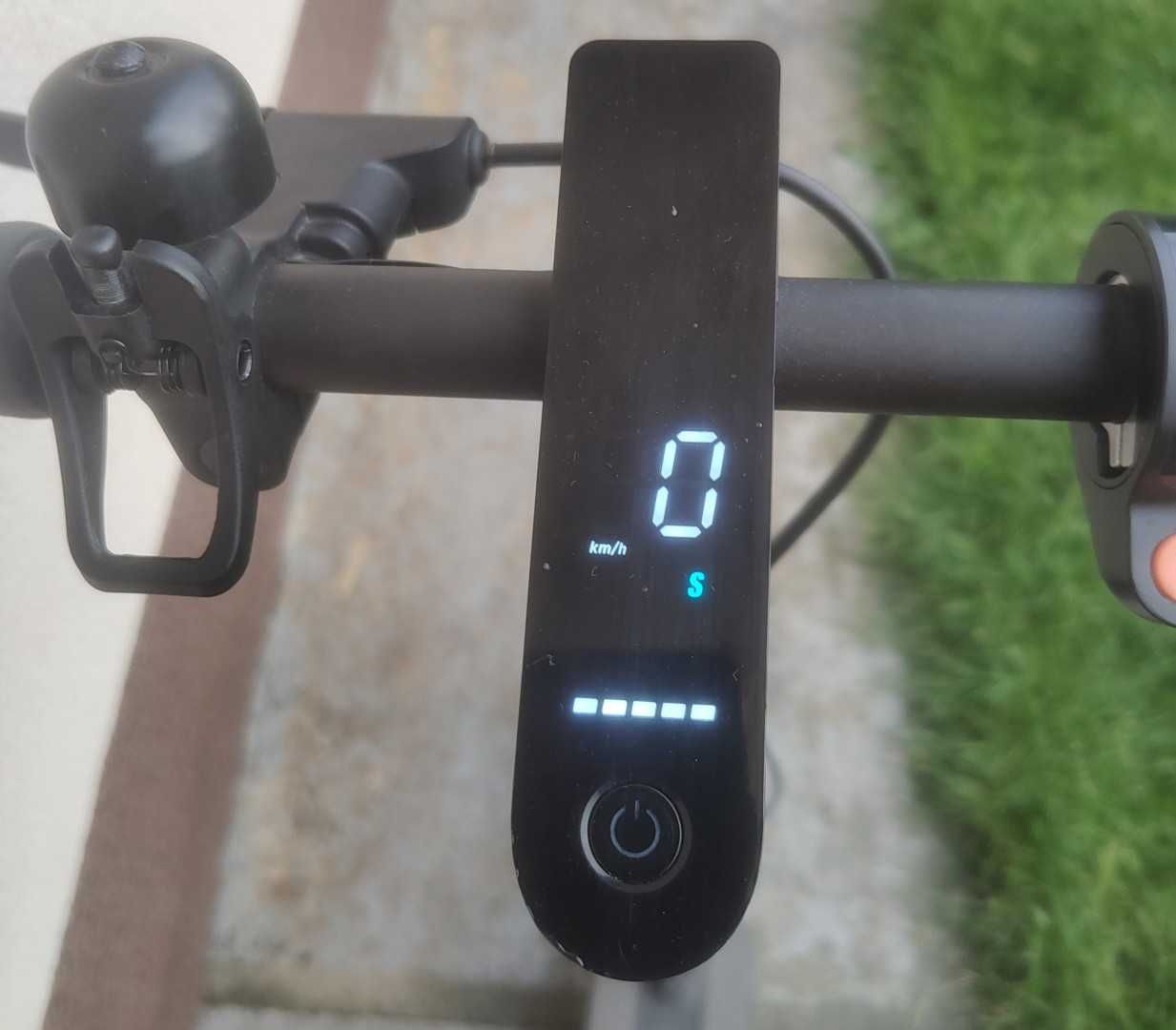 hulajnoga Mi Electric Scooter Essential.