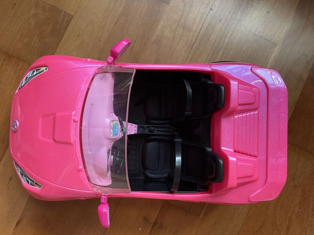 Carro descapotável da Barbie