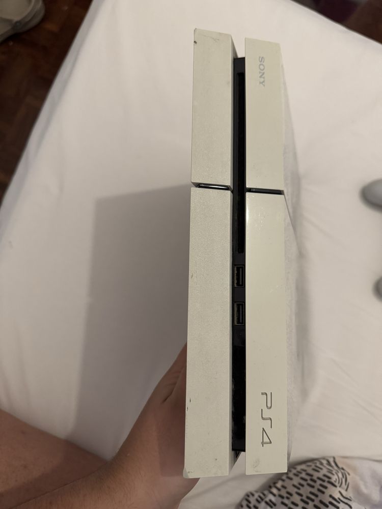 Vendo  PS4 500GB