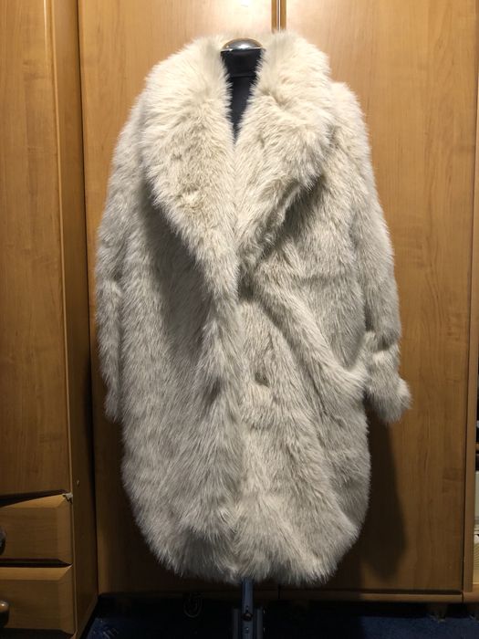 Nowe beżowe sztuczne futro damskie, rozłożysty kołnierz, rozmiar 42