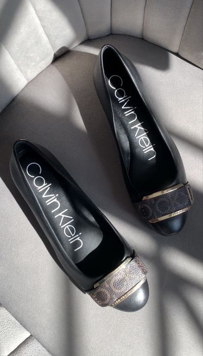 CALVIN KLEIN ОРИГІНАЛ. Жіночі балетки туфлі мокасини лофери чорні 35