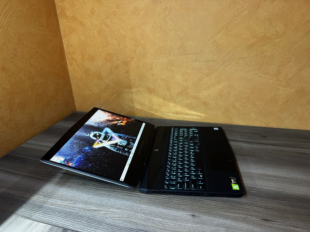 ТОП ІГРОВИЙ ALIENWARE(Core i7-9750/RTX2070 8GB/240HZ IPS/16D4/512SSD)