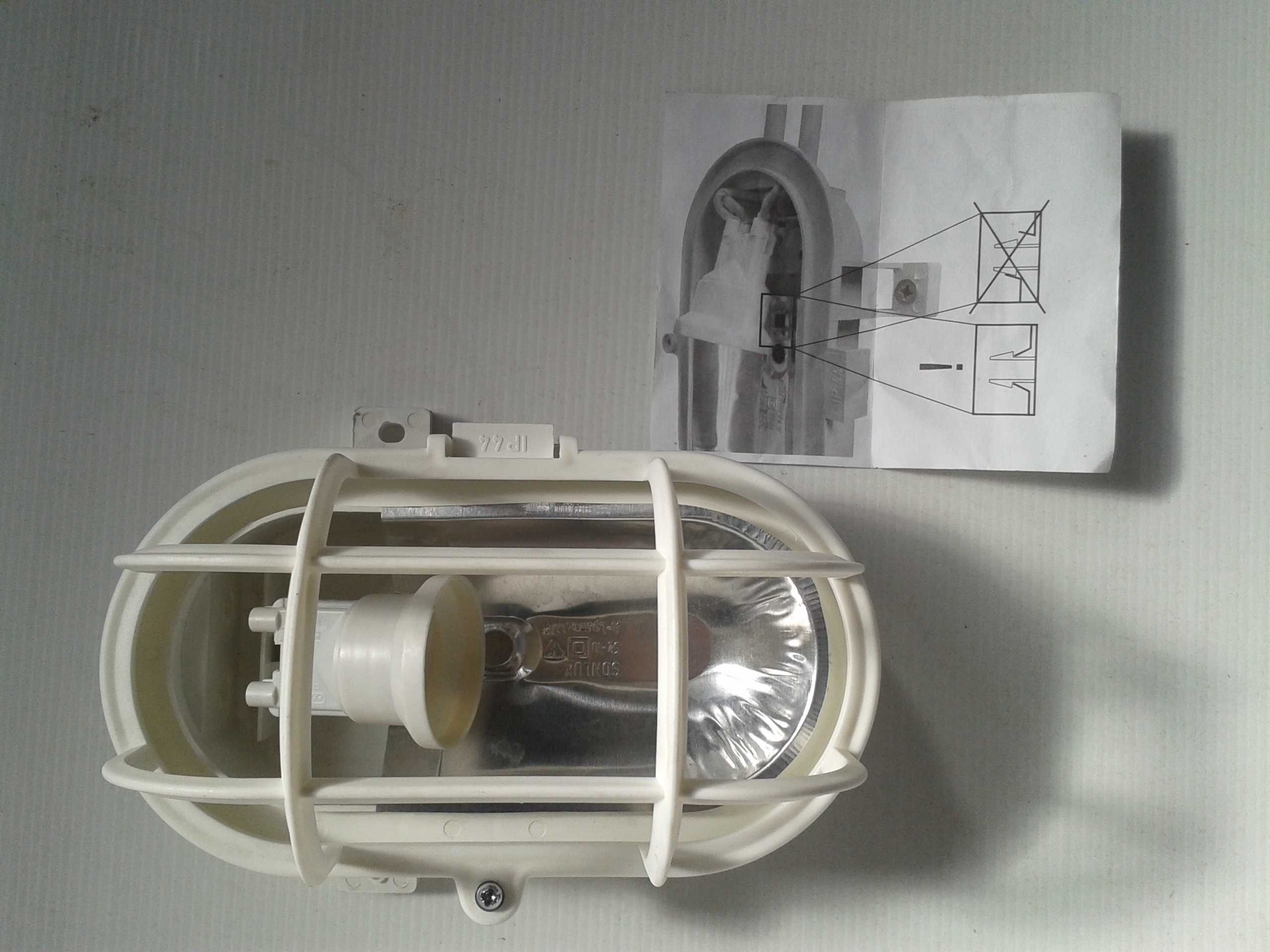 Candeeiro de interior, tipo escada / olho de boi para tecto ou parede