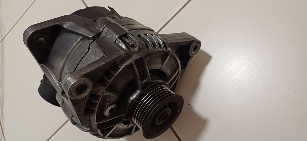 Alternator Audi A8 D2 4.2 Abz