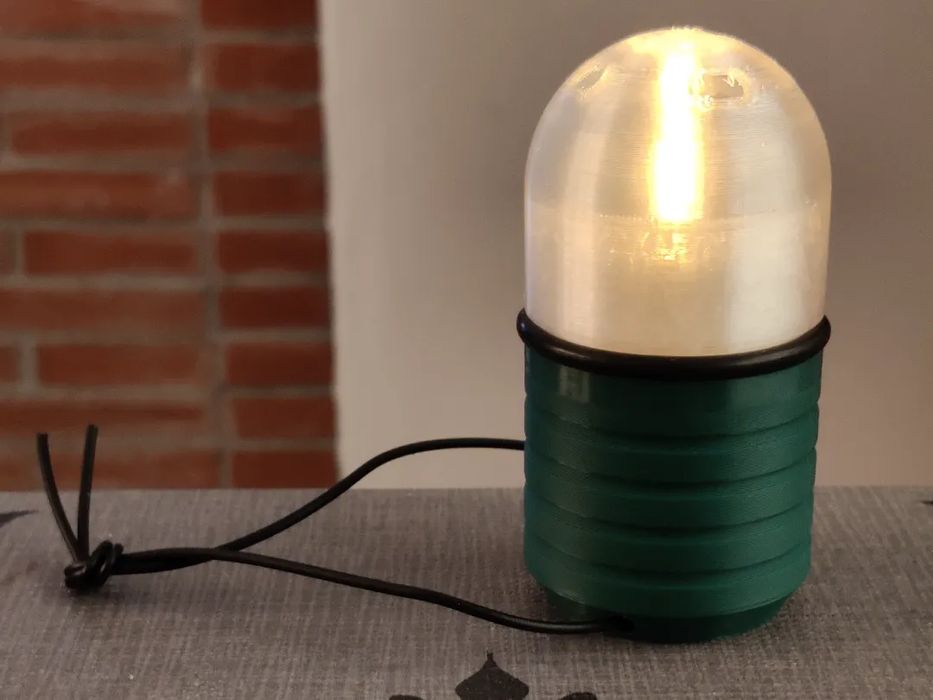 Lampião de Exterior com Compartimento Secreto