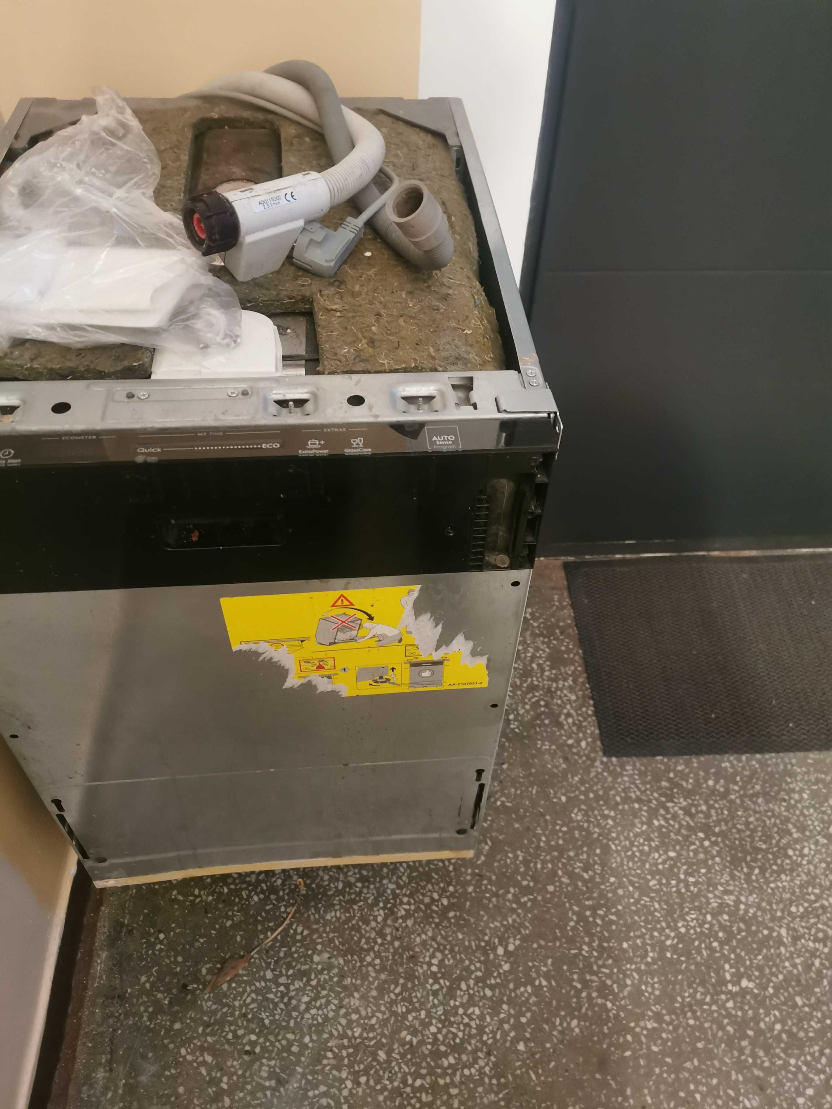 Sprzedam.Zmywarka Elekrrolux EEM74320l Typ GHEA23CB4