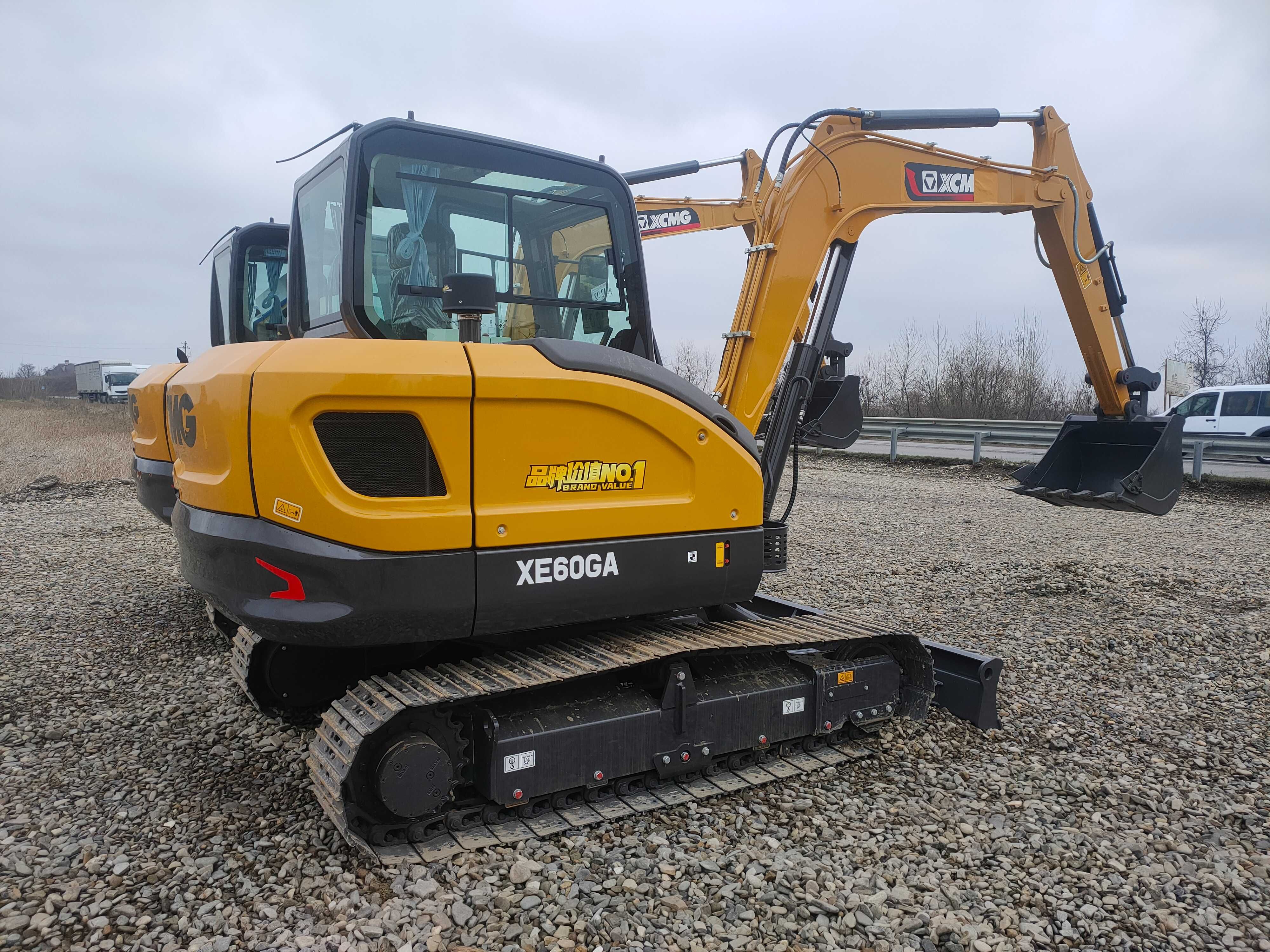 міні-екскаватор XCMG XE60GA