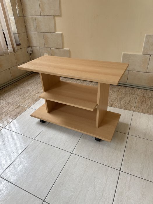 Поличка на келесах