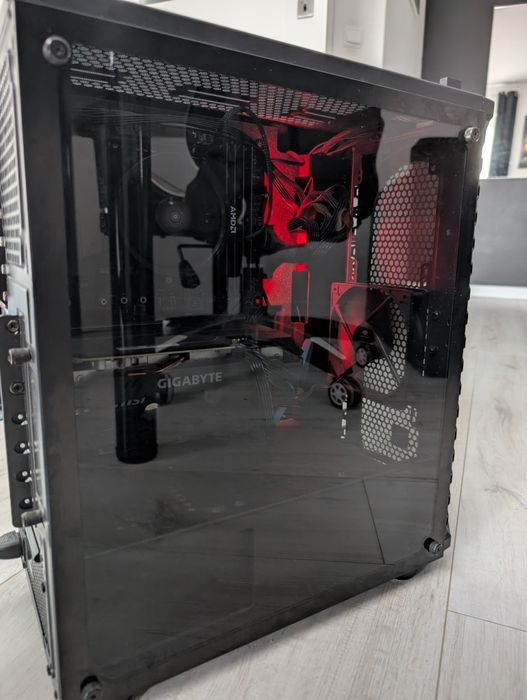 Komputer stacjonarny zestaw gamingowy