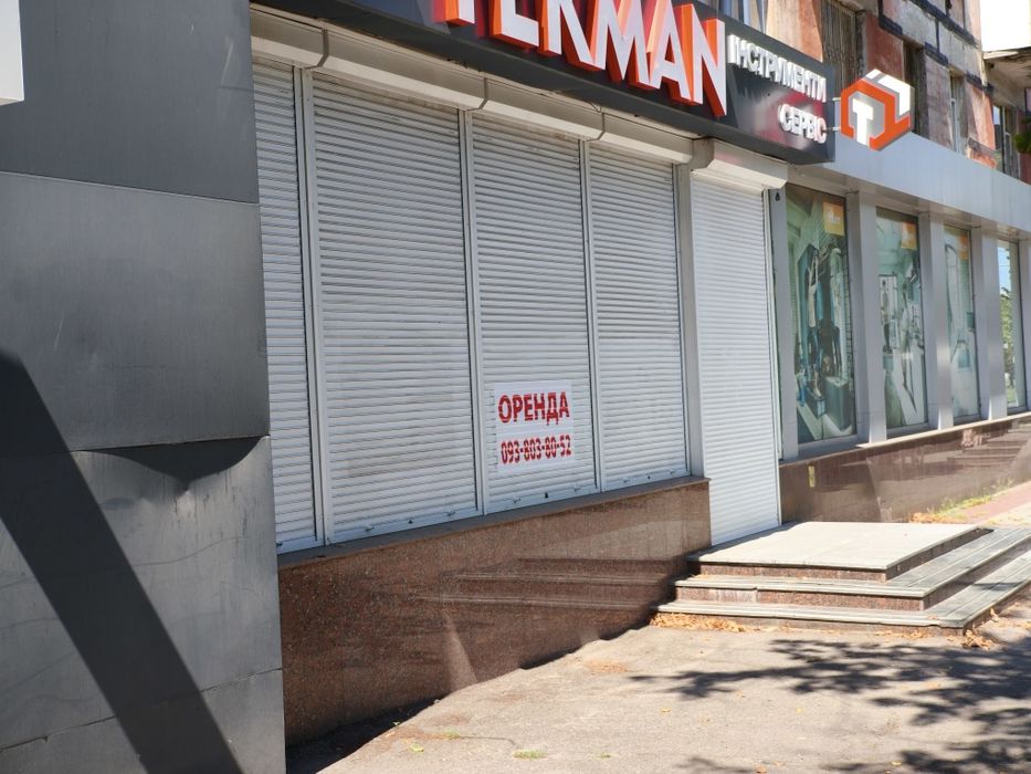 Приміщення на проспекті Олександра Поля 100