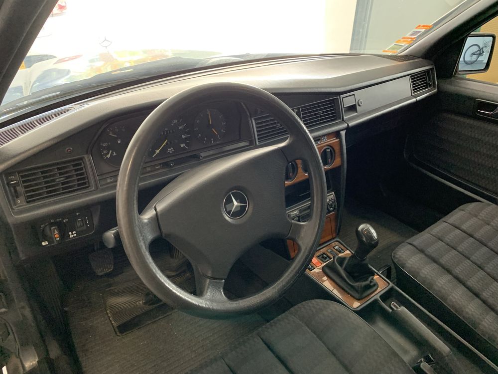 Mercedes-Benz 190