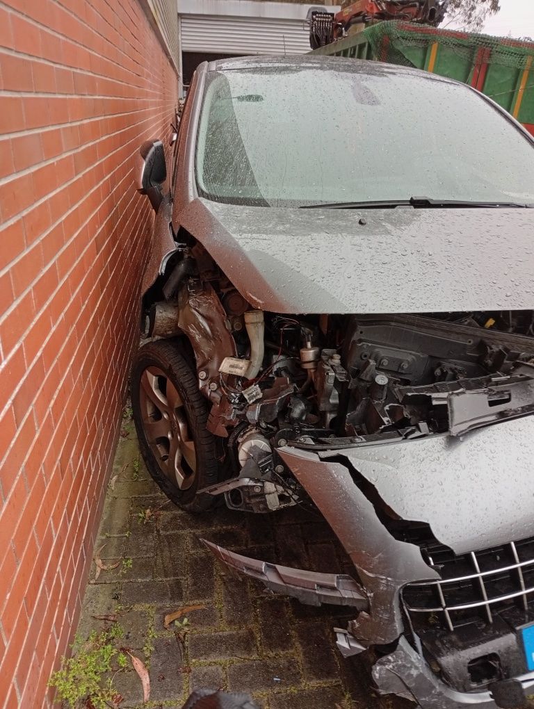 Peugeot 3008 ano 2012