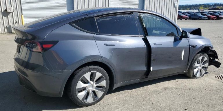 Tesla model Y 2023 dual motor