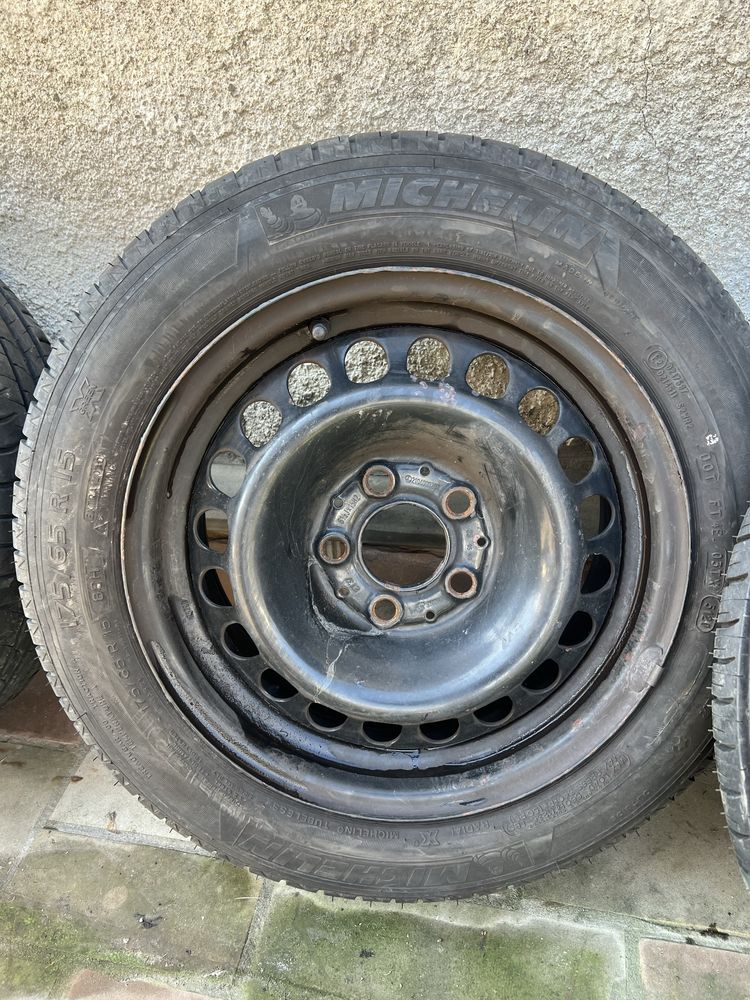 Металеві диски Mersedes e class з шинами Michelin 175/65 r 15