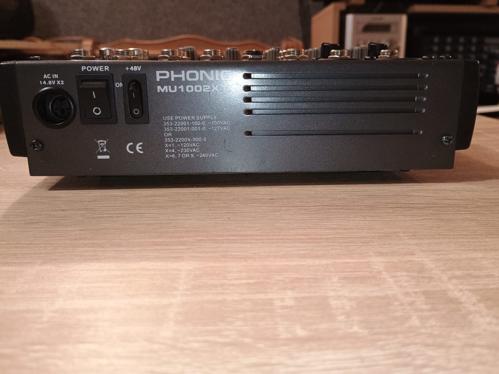 Phonic MU 1002x 10 input mikser