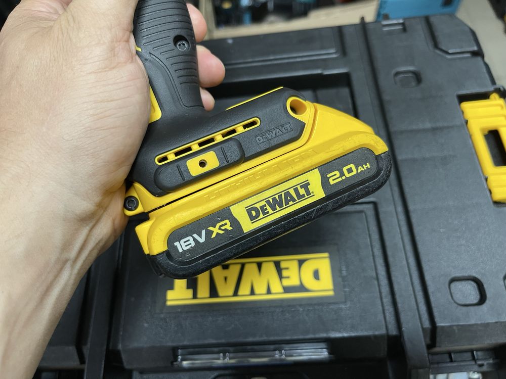 Dewalt DCS356 / акумуляторний вживаний реноватор Девольт