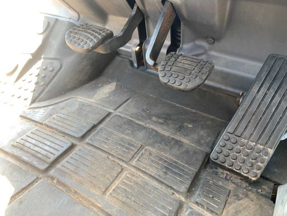 Вилочний автонавантажувач Komatsu,з дод. лiн. та щоглою 4.5 метри.