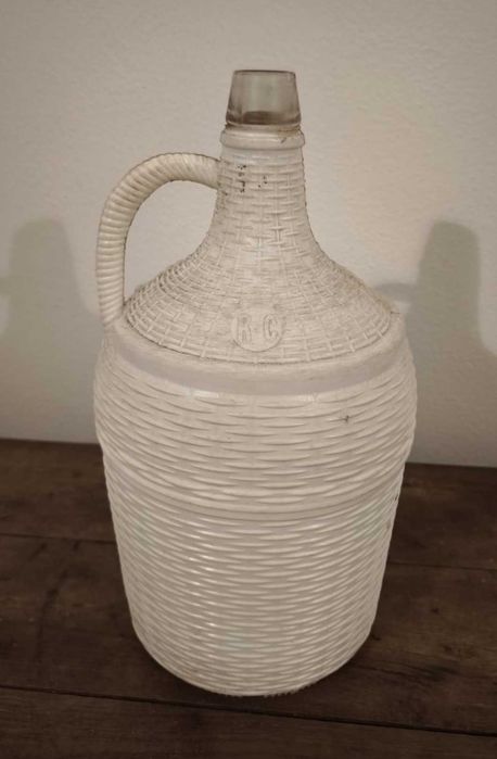 Garrafão de Vidro com Capa em Plástico