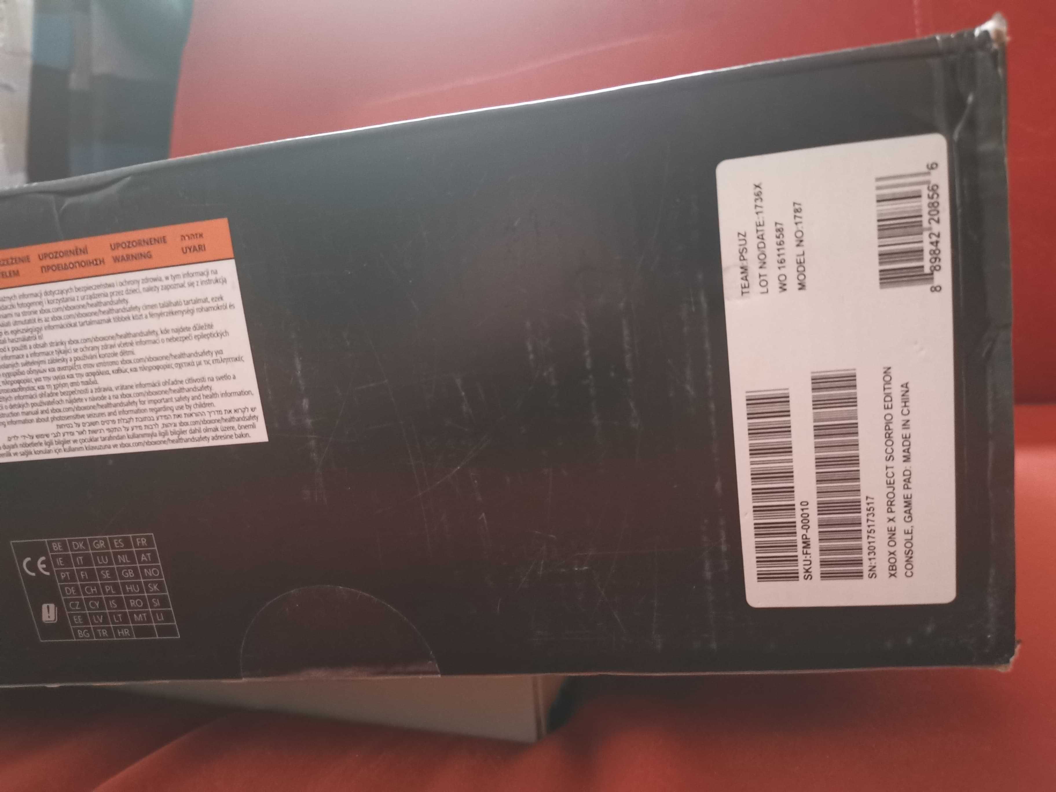 Microsoft Xbox One X 1TB Project Scorpio Edition + Podstawka
