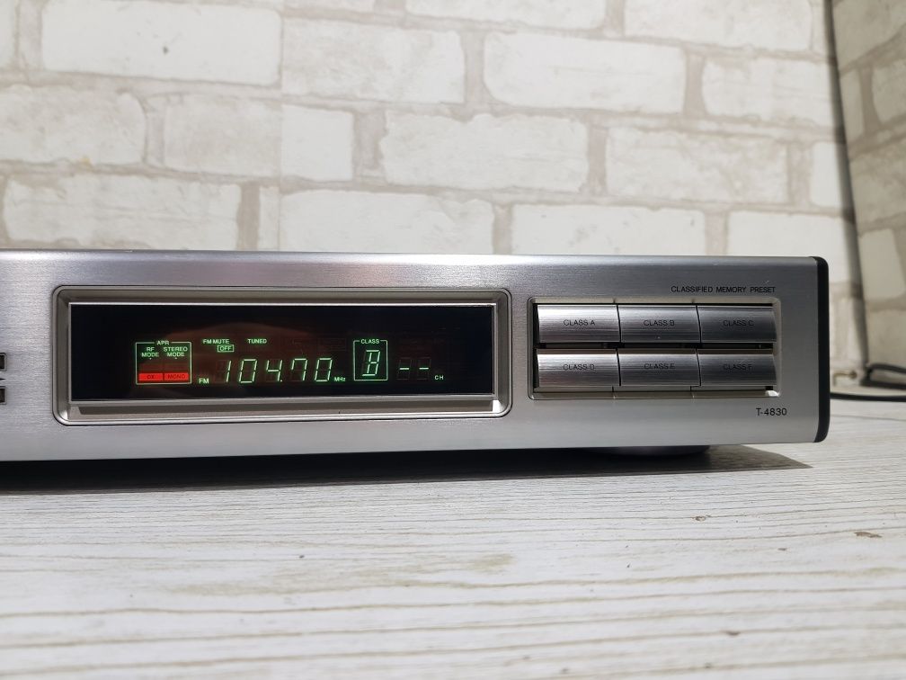 Стерео FM/ AM тюнер ONKYO T-4830, б/у з Німеччини