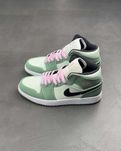 Кросівки Air Jordan 1 Mid SE 'Dutch Green'