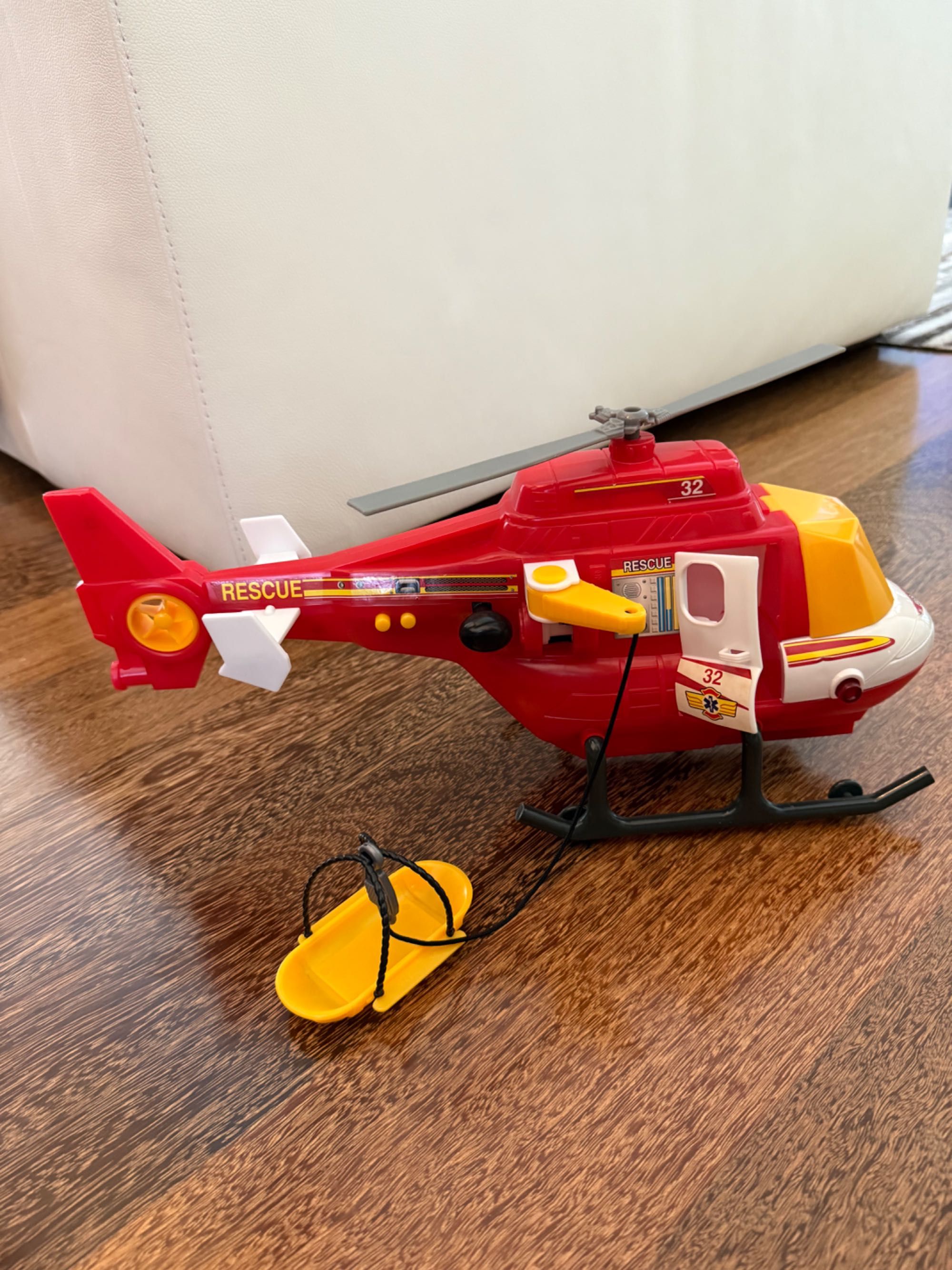 Motor & Co - Helicóptero de Resgate Eletrónico