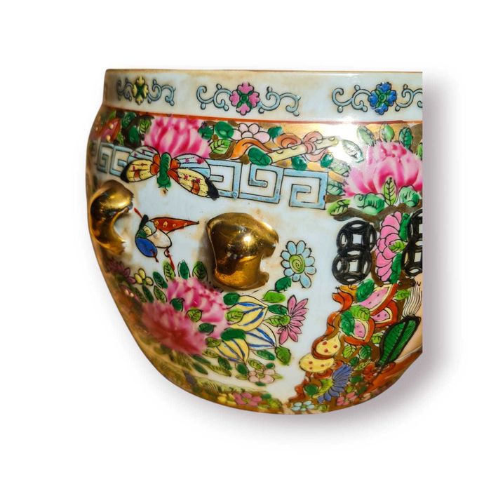 Vaso Decorativo Chinês “Famille Rose” c/ Tampa e Pegas Douradas– 22 cm