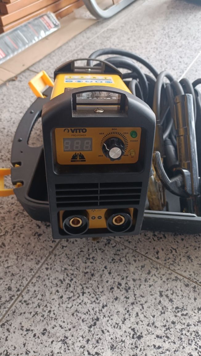 Máquina de soldar inverter Vito 20/140 amperes