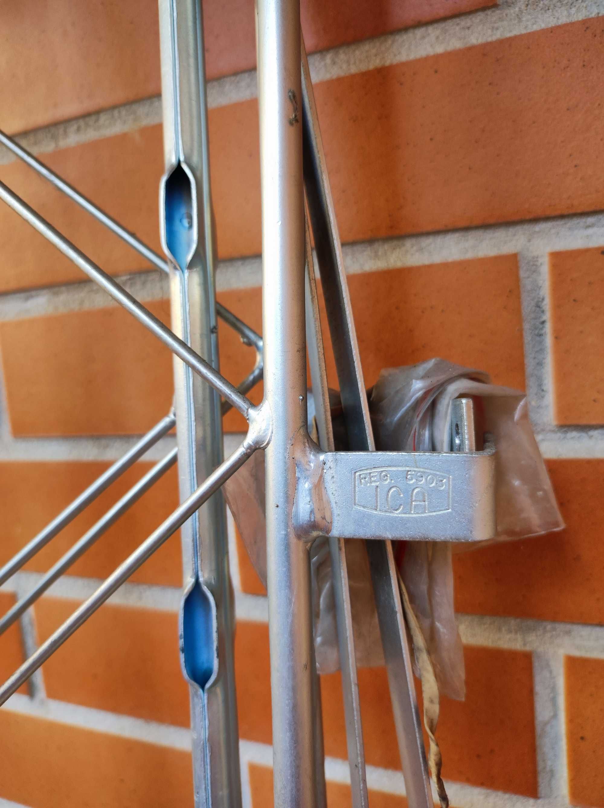 Garrafeira metálica 200 garrafas galvanizada