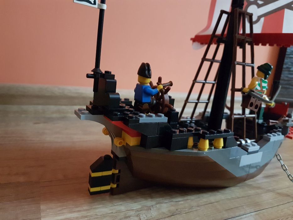 LEGO statek piratów