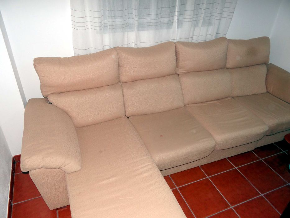 Sofá de canto grande 4 lugares com chaise longue, usado