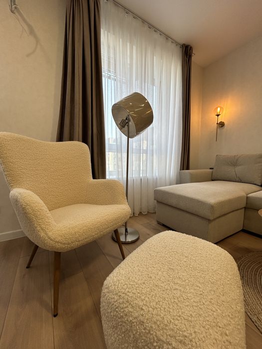 Квартира з сучасним ремонтом біля набержної! Без комісії!