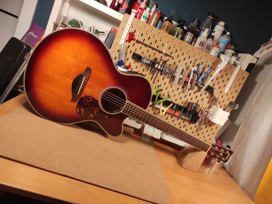 Gitara elektro akustyczna Yamaha FJX720SC z twardym case'm