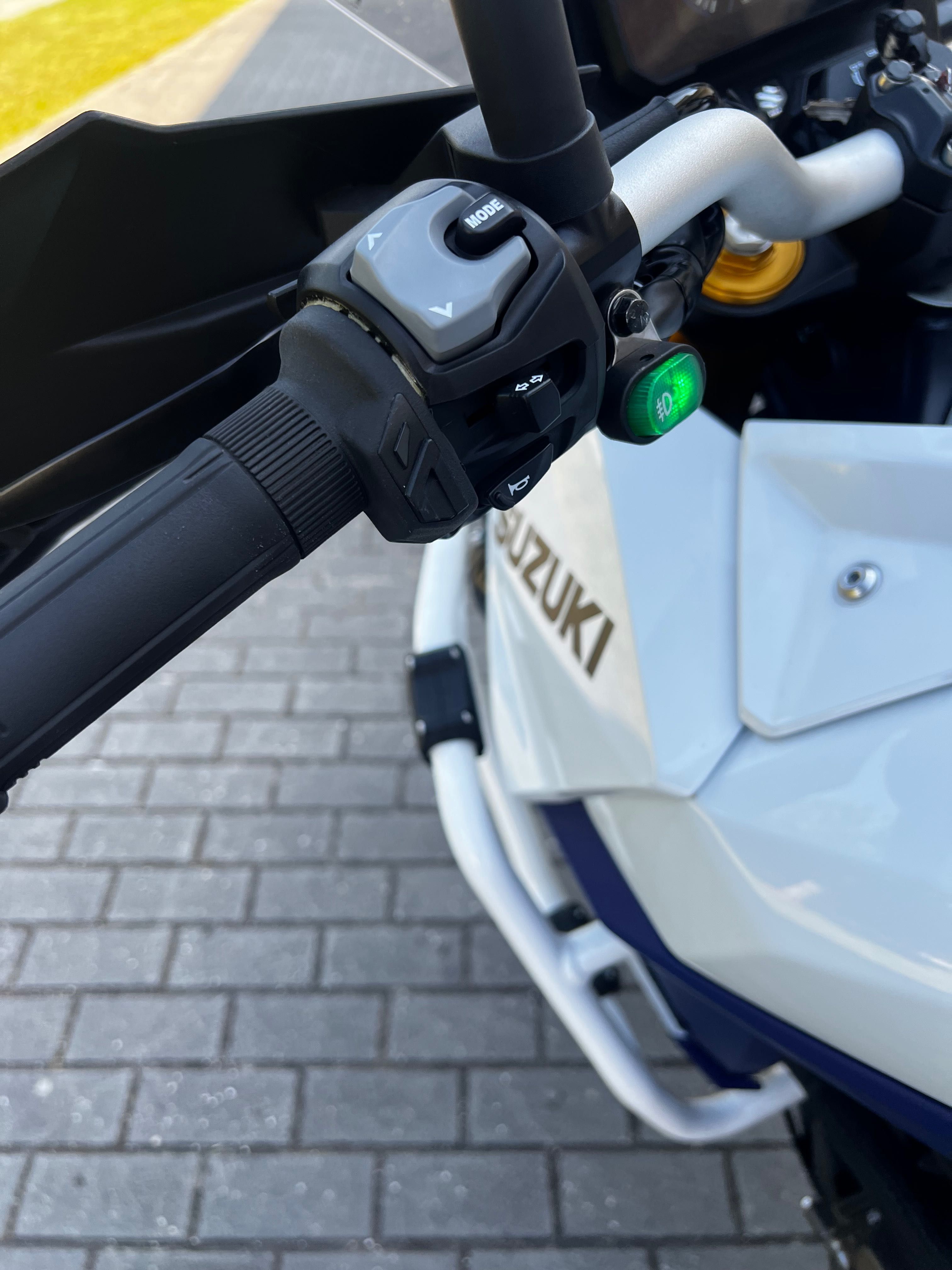 Suzuki v strom 800 de