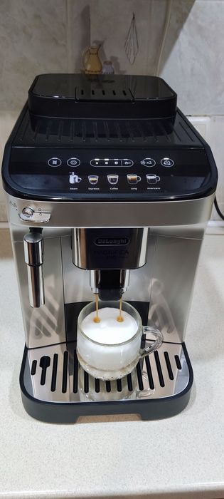 Кофемашина Delonghi Magnifica Evo 2023 год