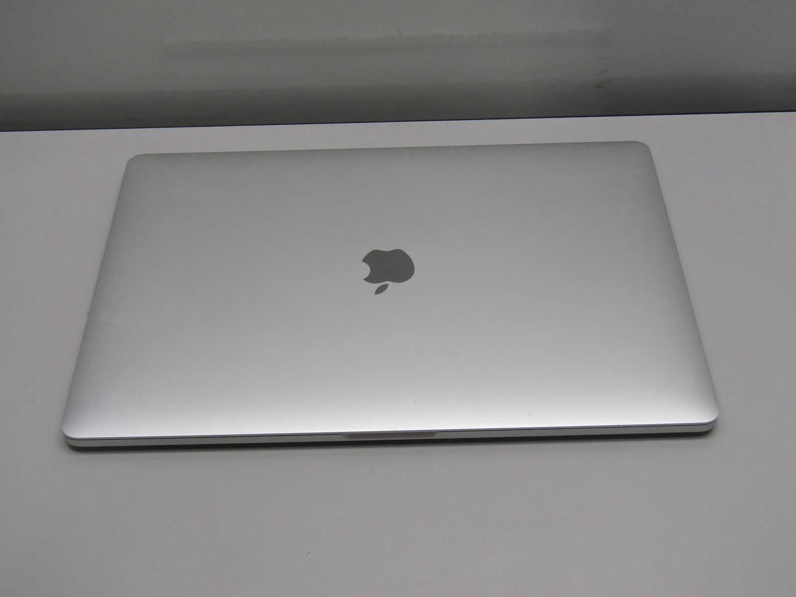 Ноутбук Apple MacBook Pro 16 Intel Core i9-9880H 512GB Radeon Pro 560X