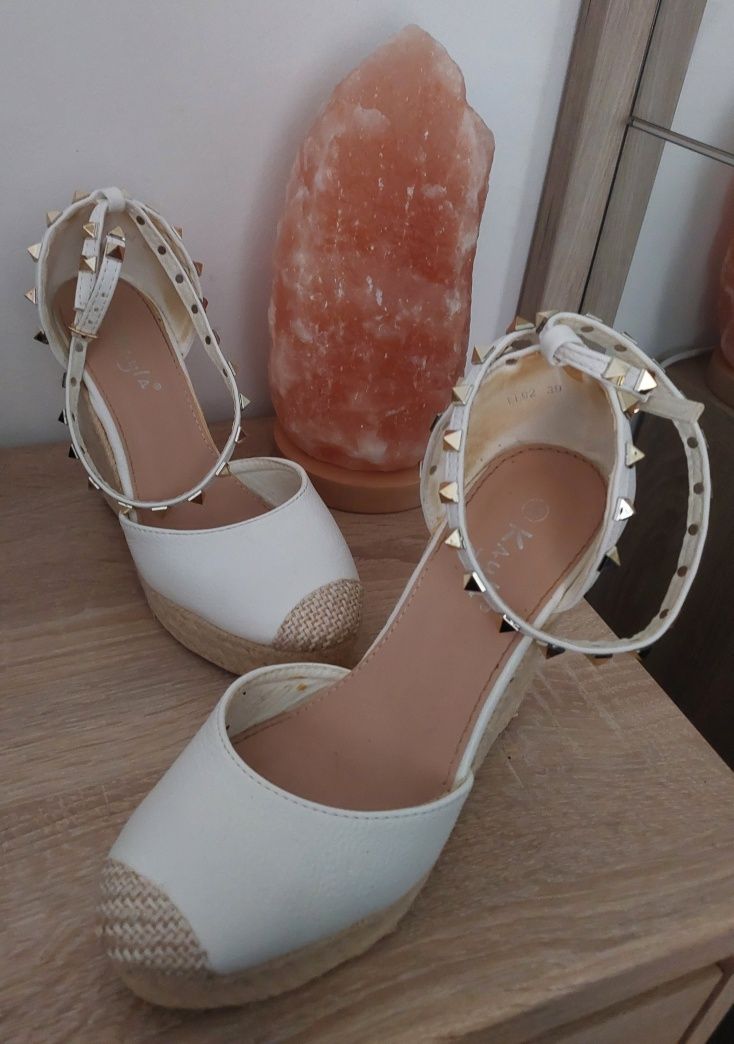 Białe espadryle na koturnie Kayla 39 (25cm)