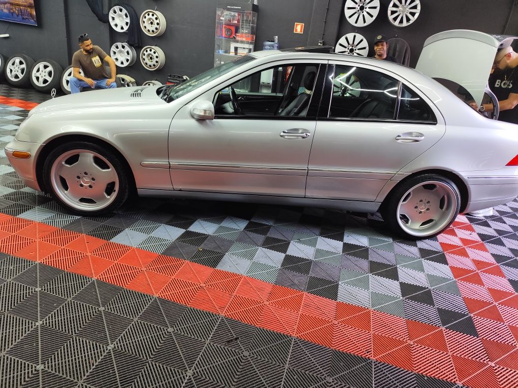 Mercedes C320 218cvs GPL 157mil KMS reais