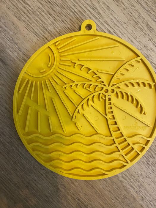 Mata do lizania SodaPup dla psa lato jak nowa