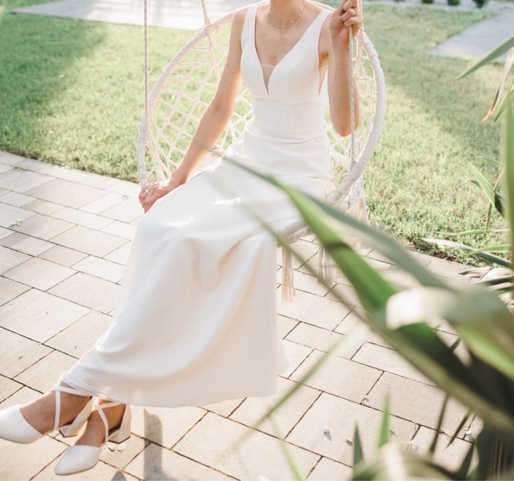 Suknia ślubna, gładka, na ramiączkach. Katowice/Mielec