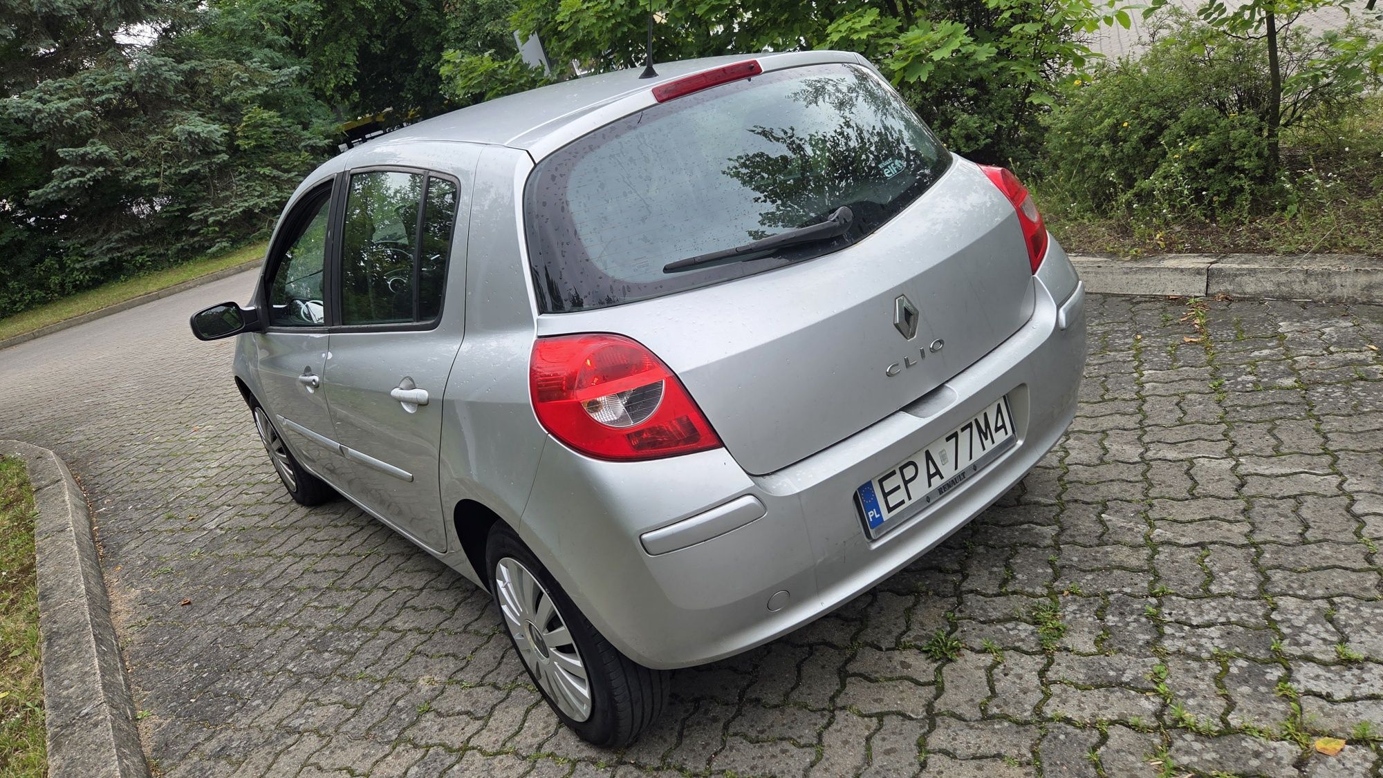 Renault Clio 1.2 75 KM Benzyna Climatronic