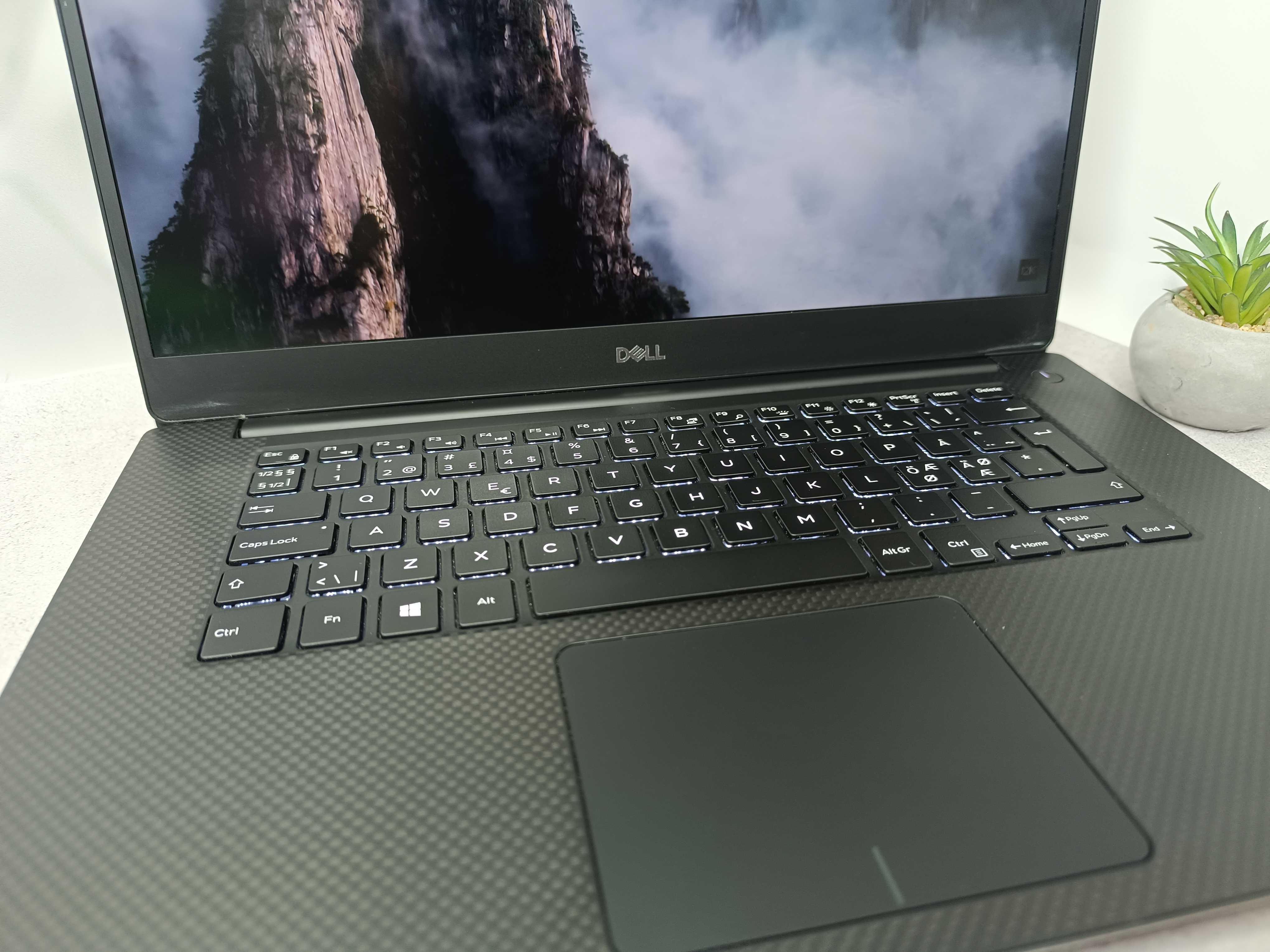 Quadro T2000 4 GB/32/SSD 1TB/Dell Precision 5540/i9-9880H/8 ядер/IPS